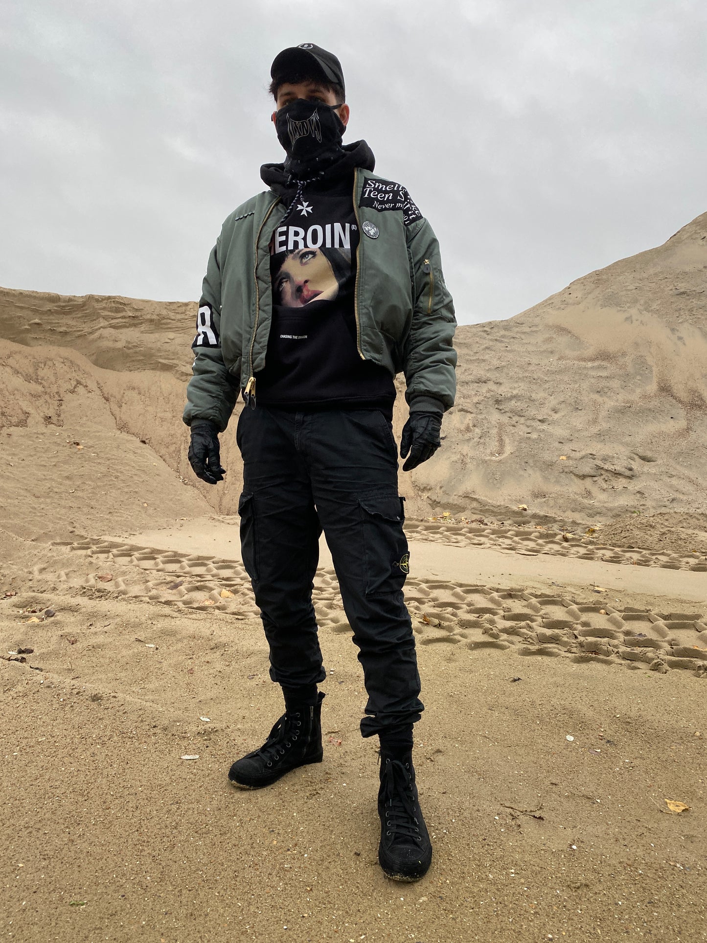 HEROIN(E)
