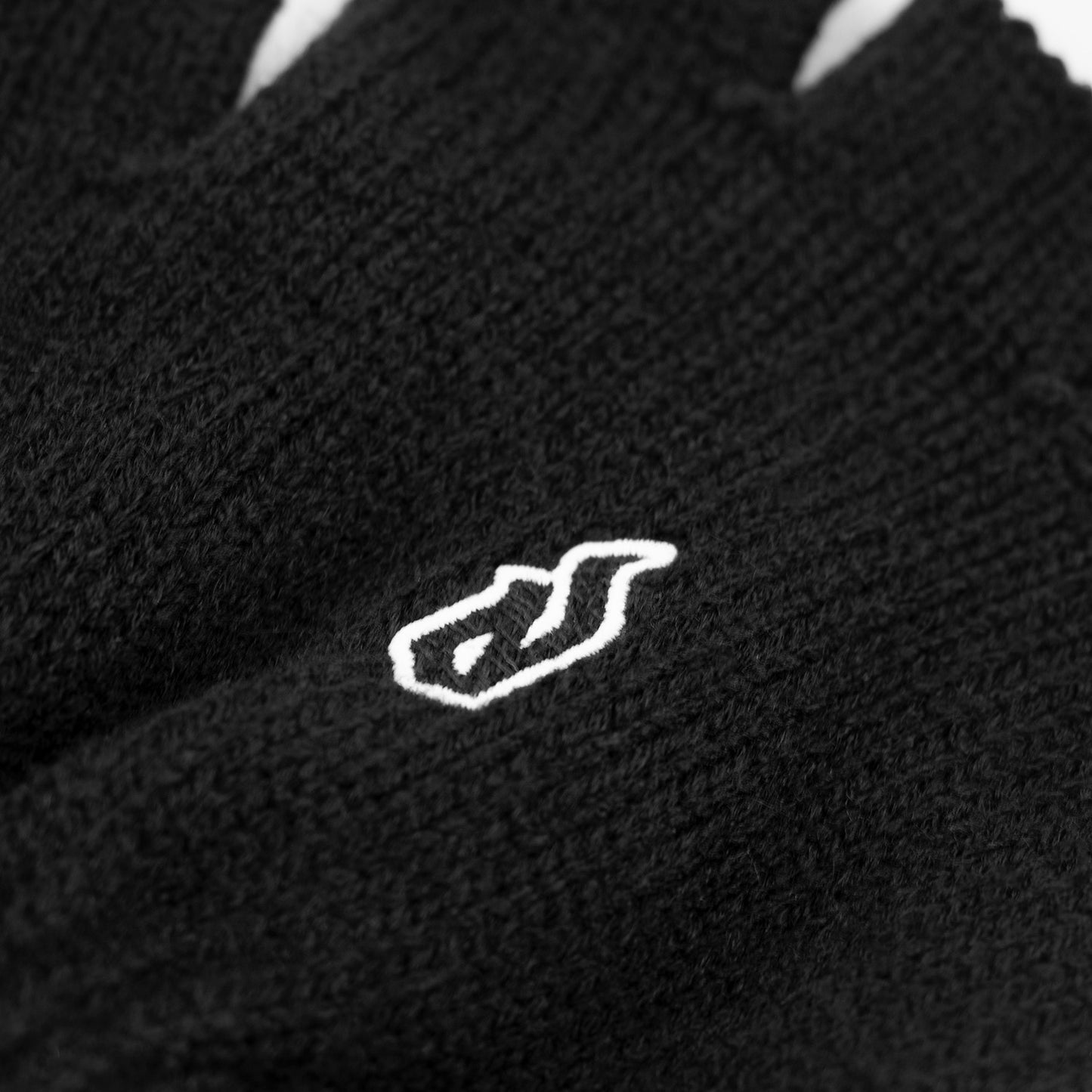 Fingerless D-logo gloves