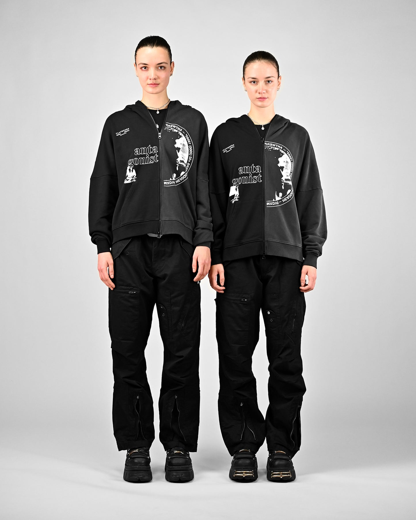 Splitted hoodie 1.0