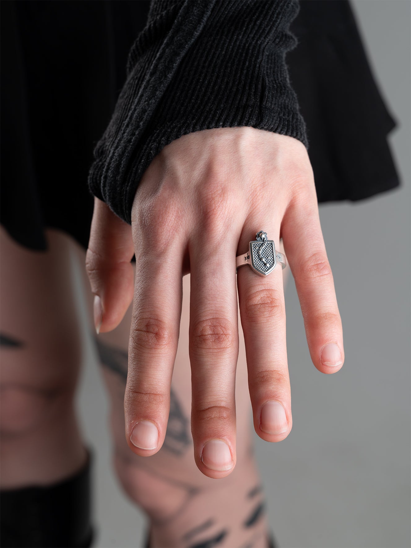 Shield Ring