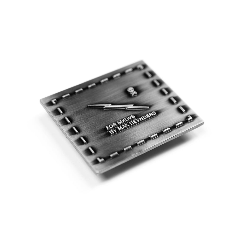 Logo pin